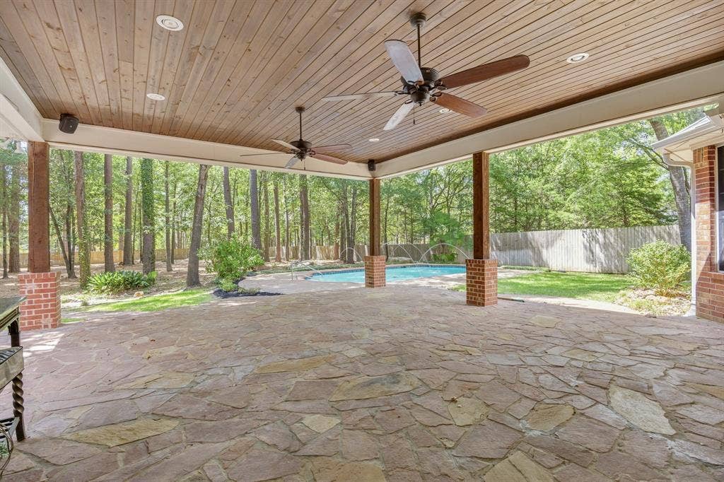 17820 Oak Forest Drive, Flint, TX 75762 Covered patio