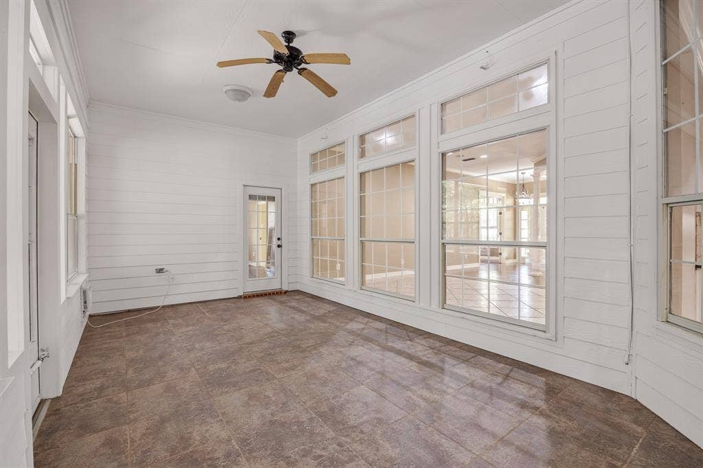 17820 Oak Forest Drive, Flint, TX 75762 Enclosed porch