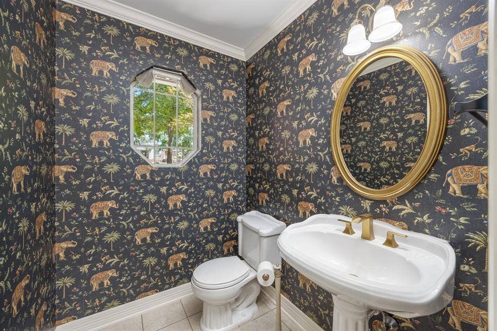 17820 Oak Forest Drive, Flint, TX 75762 Powder room adjacent to kitchen