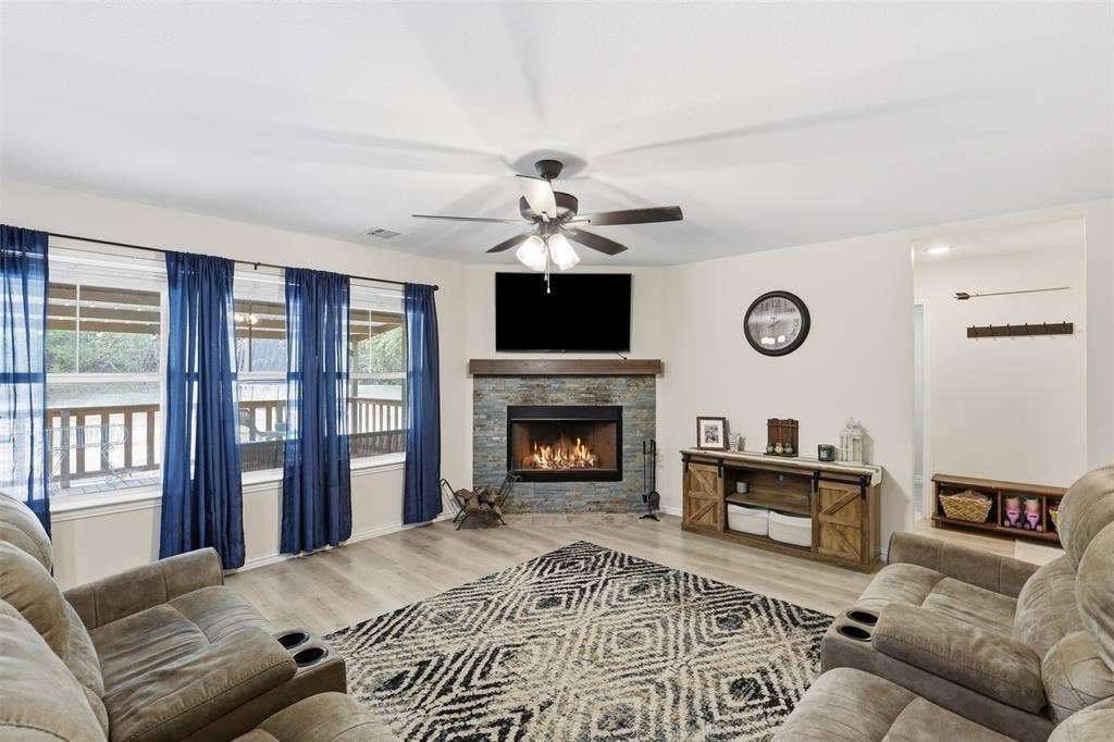 4100 Peak Road, Granbury, TX 76048