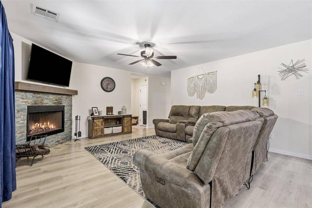 4100 Peak Road, Granbury, TX 76048