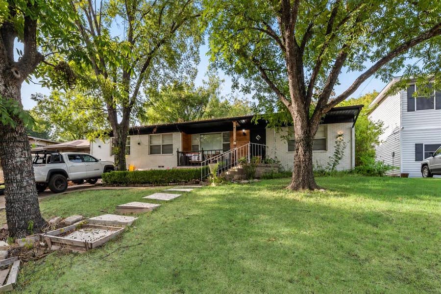 Property photo for 408 Ruby Road, Grand Prairie, TX