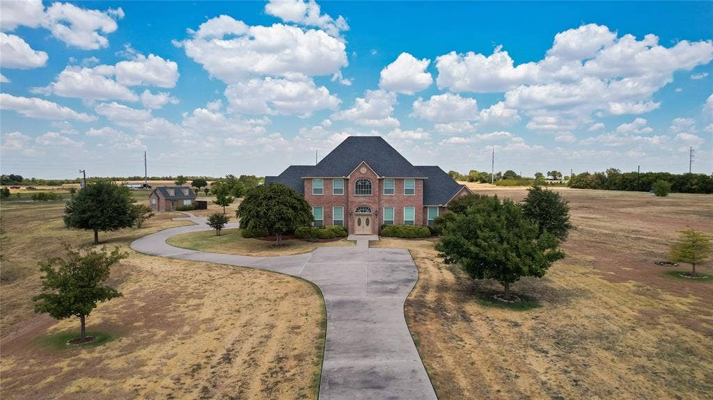 1122 County Road 1224, Celina, TX 75009 Property has a 5000 square foot home that will convey with the sale.