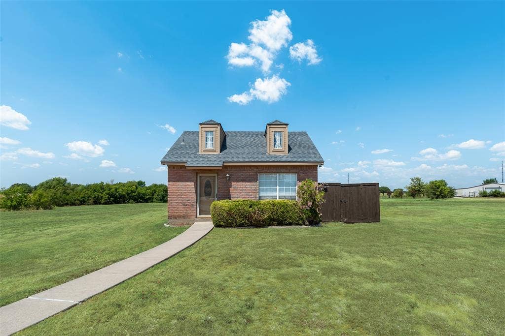 1122 County Road 1224, Celina, TX 75009 Second small 480 square foot structure that will convey with the sale.