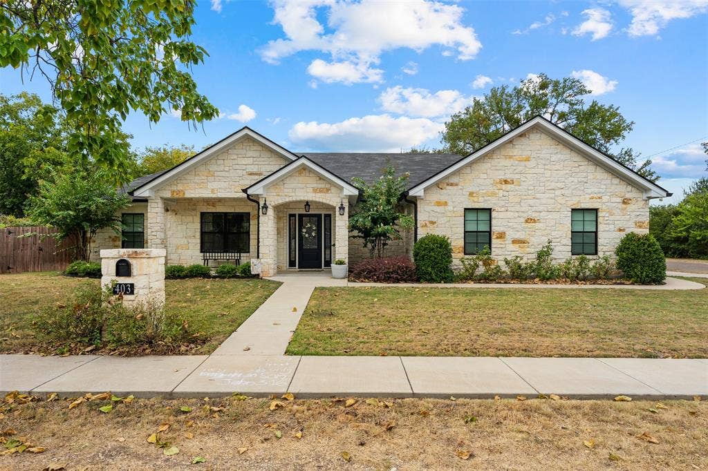 403 S Adams Street, McGregor, TX 76657 403 S Adams Street, McGregor, TX 76657