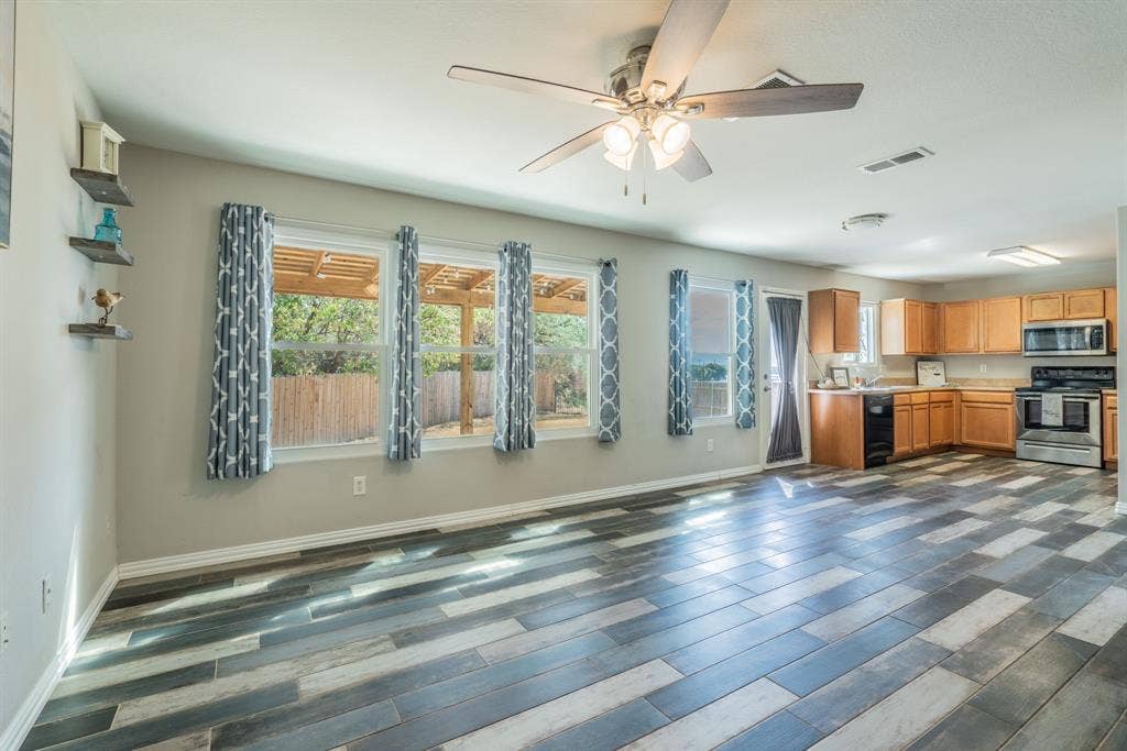1997 Courtside Drive, Dallas, TX 75051 1997 Courtside Drive, Dallas, TX 75051