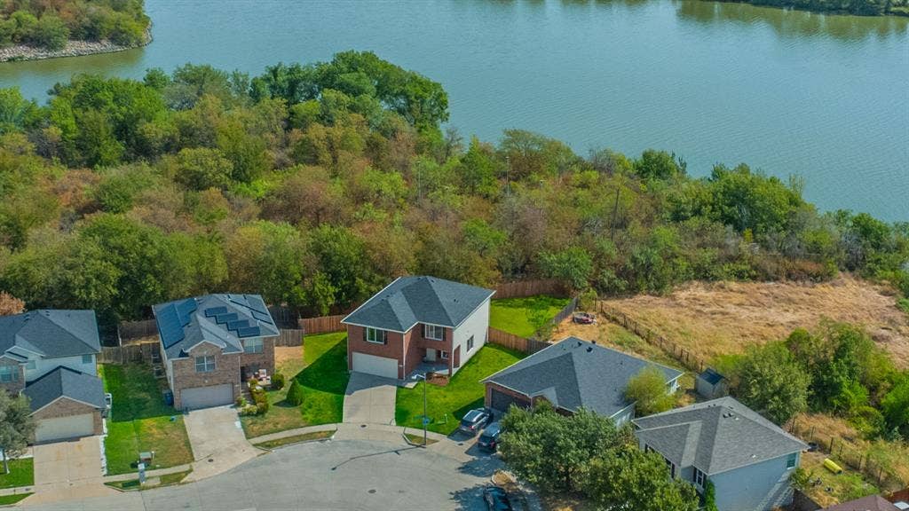 1997 Courtside Drive, Dallas, TX 75051 1997 Courtside Drive, Dallas, TX 75051