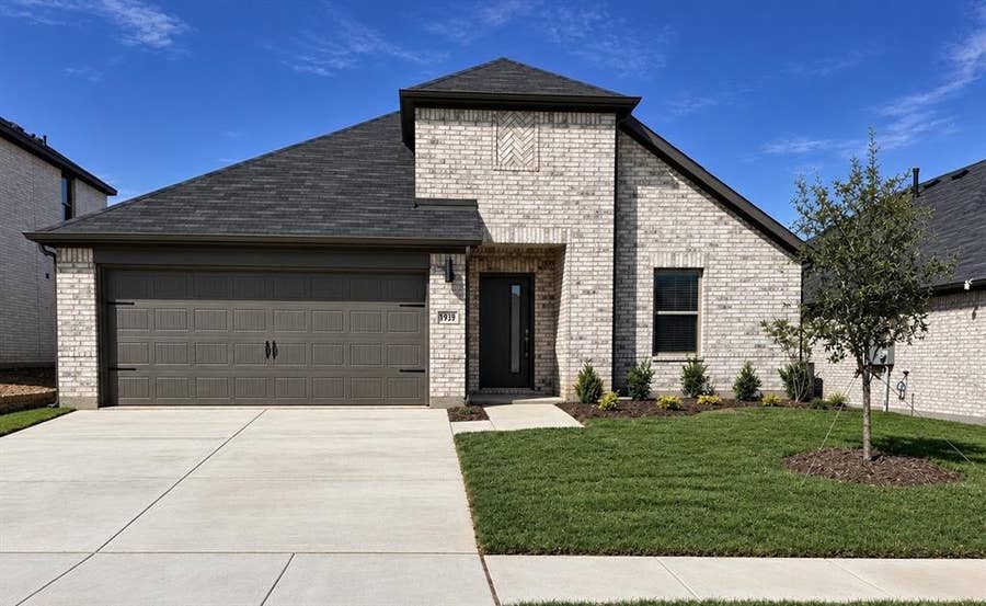 Property photo for 1939 Paddock Lane, Seagoville, TX