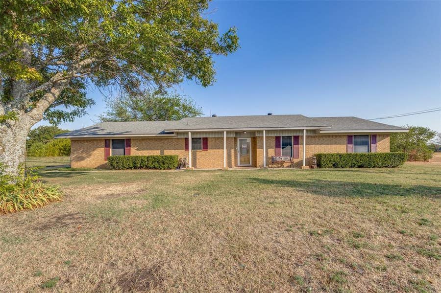 Property photo for 5105 Rolling Hills Drive, Sherman, TX