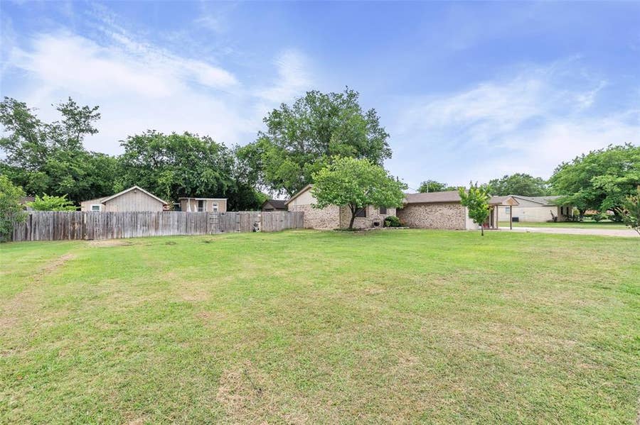 Property photo for 2015 Roberts Drive, Granbury, TX