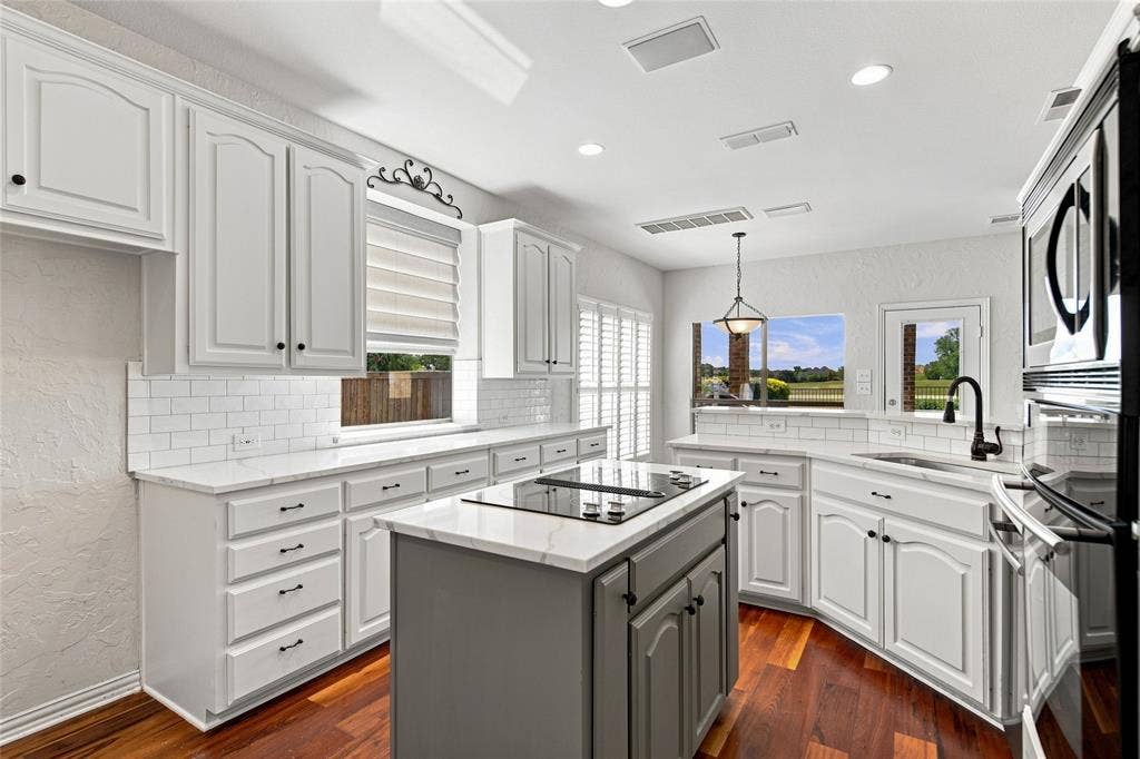 1820 Forest Bend Lane, Keller, TX 76248 1820 Forest Bend Lane, Keller, TX 76248