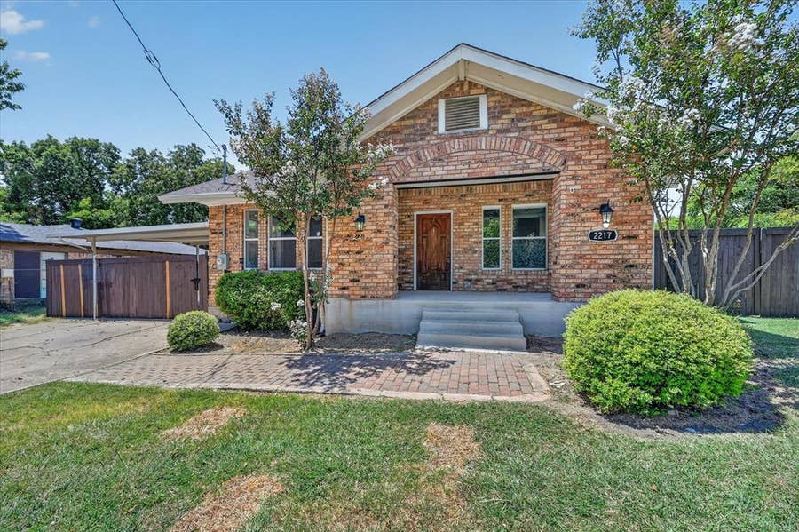 Property photo for 2217 Dalrock Road, Rowlett, TX