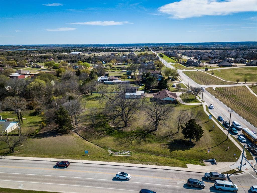 220 S Walnut Grove Road, Midlothian, TX 76065