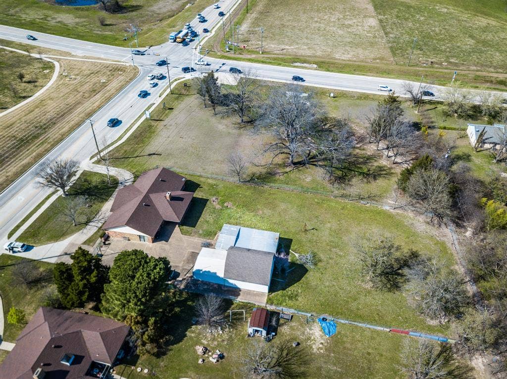 220 S Walnut Grove Road, Midlothian, TX 76065