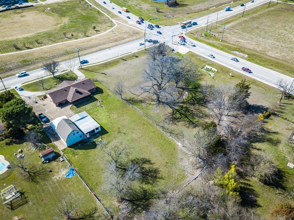220 S Walnut Grove Road, Midlothian, TX 76065