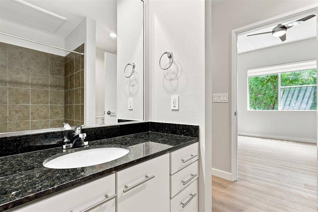 3025 Bryan Street, #2H, Dallas, TX 75204 3025 Bryan Street, #2H, Dallas, TX 75204