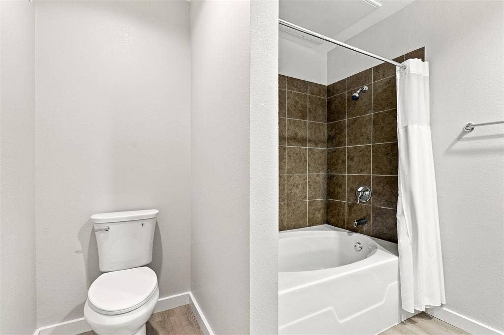 3025 Bryan Street, #2H, Dallas, TX 75204 3025 Bryan Street, #2H, Dallas, TX 75204