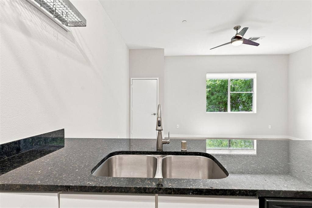 3025 Bryan Street, #2H, Dallas, TX 75204 3025 Bryan Street, #2H, Dallas, TX 75204
