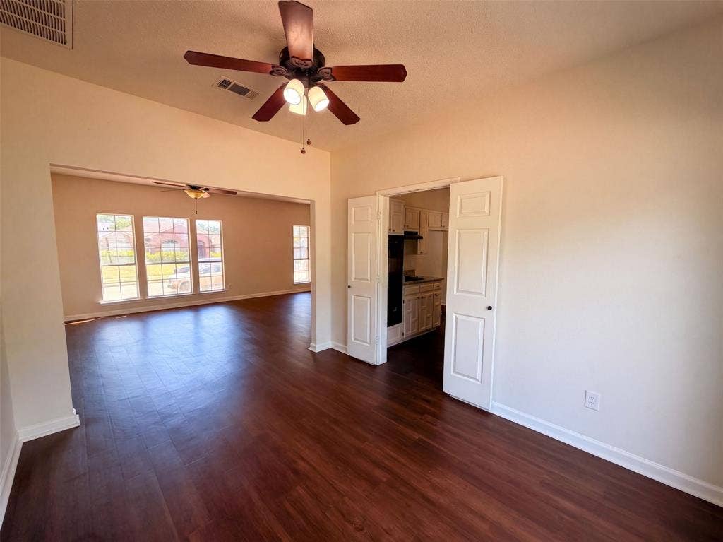 2405 Waterloo Lane, Mesquite, TX 75181 2405 Waterloo Lane, Mesquite, TX 75181