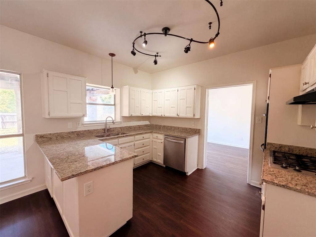 2405 Waterloo Lane, Mesquite, TX 75181 2405 Waterloo Lane, Mesquite, TX 75181