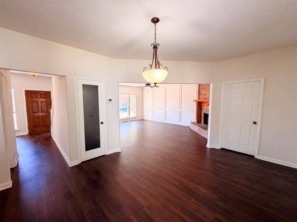 2405 Waterloo Lane, Mesquite, TX 75181 2405 Waterloo Lane, Mesquite, TX 75181