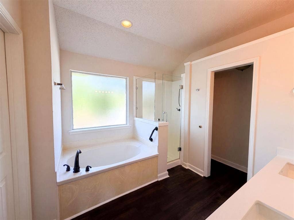 2405 Waterloo Lane, Mesquite, TX 75181 2405 Waterloo Lane, Mesquite, TX 75181
