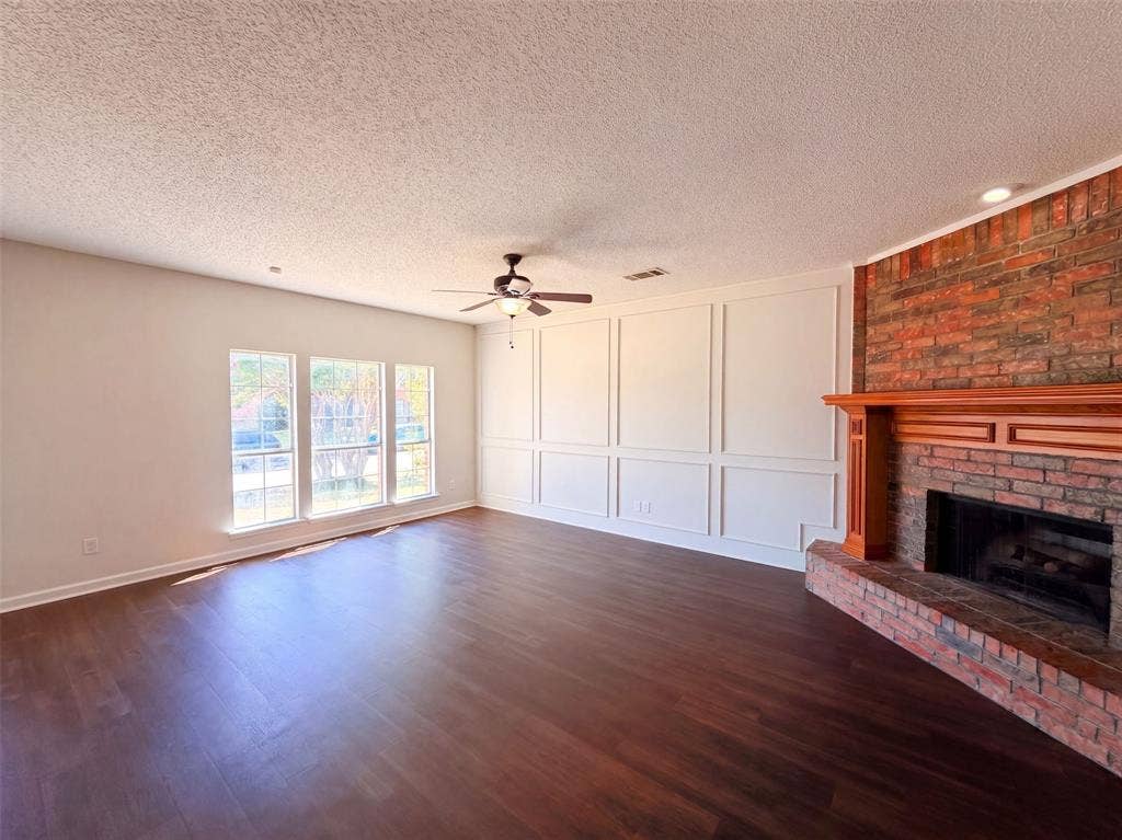2405 Waterloo Lane, Mesquite, TX 75181 2405 Waterloo Lane, Mesquite, TX 75181