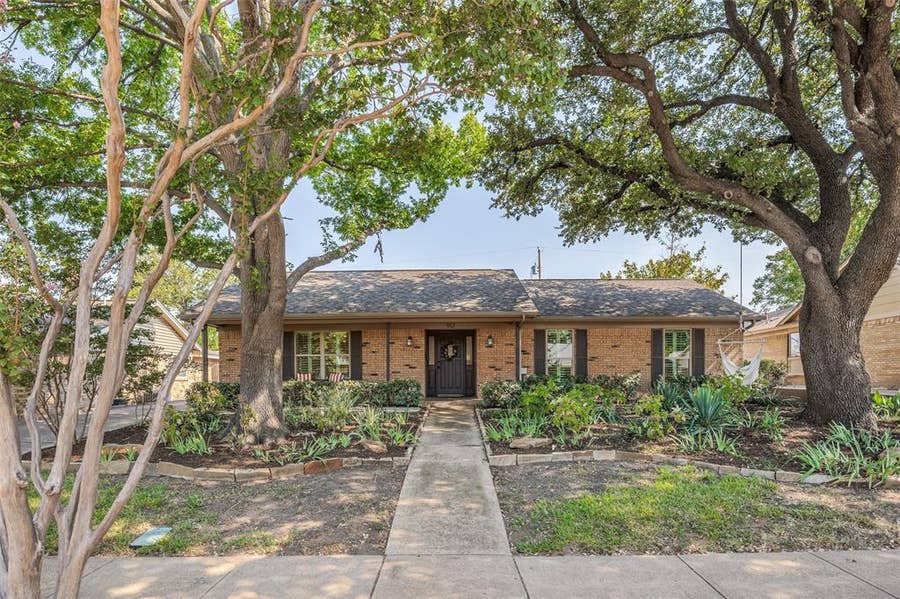 Property photo for 912 Vinecrest Lane, Richardson, TX