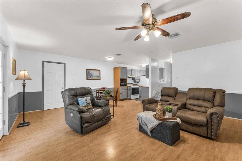 261 Oakview Circle, Waco, TX 76705 Wood-finish flooring throughout