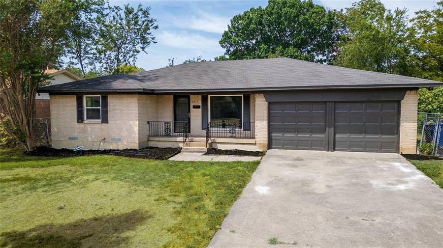 Property photo for 2517 Livenshire Drive, Garland, TX