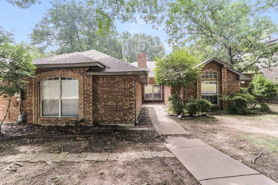 Property photo for 542 Renee Lane, DeSoto, TX