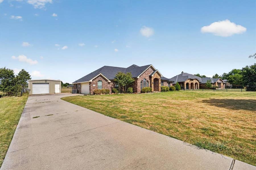 Property photo for 10231 Bantry Lane, Forney, TX