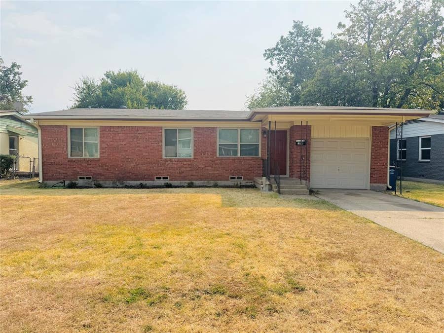 Property photo for 3114 Healey Drive, Dallas, TX