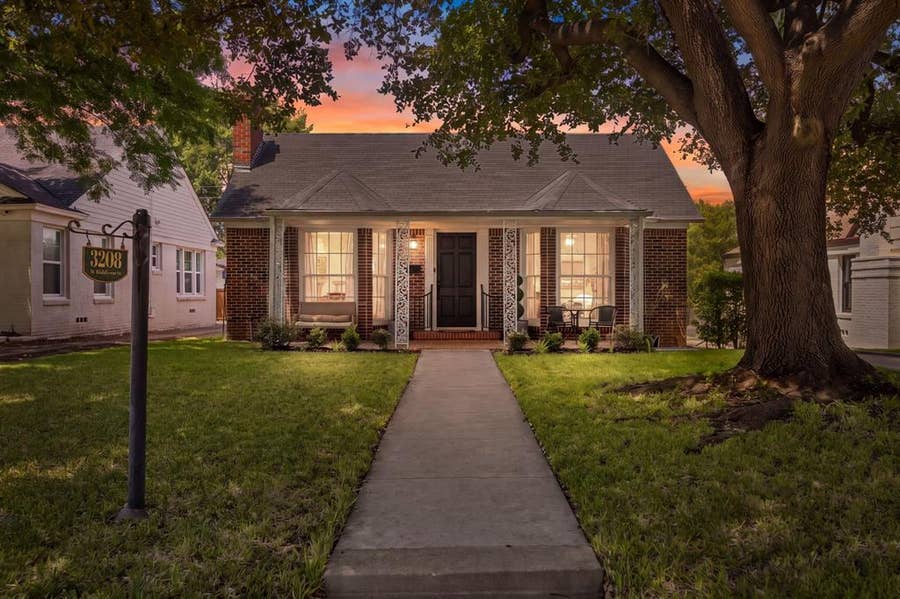 Property photo for 3208 W Biddison Street, Fort Worth, TX