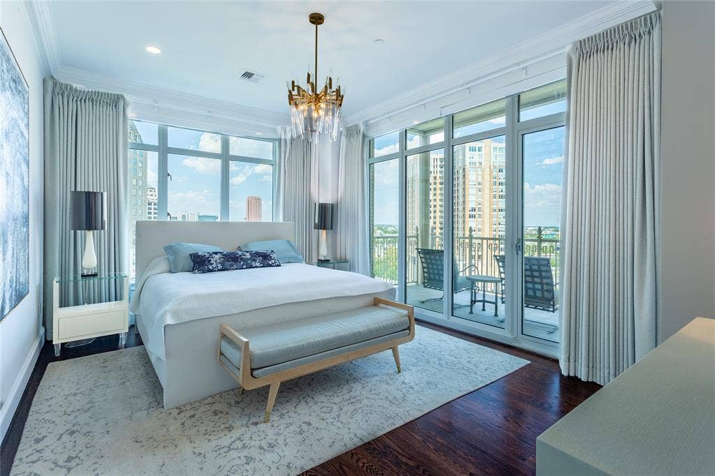 2525 N Pearl Street, #1001, Dallas, TX 75201 Primary Bedroom overlooks the Corner Balcony.