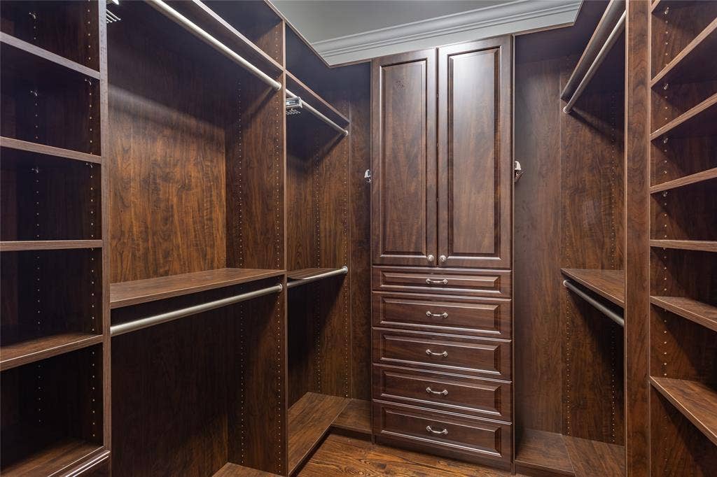 2525 N Pearl Street, #1001, Dallas, TX 75201 One of two custom California Closets.