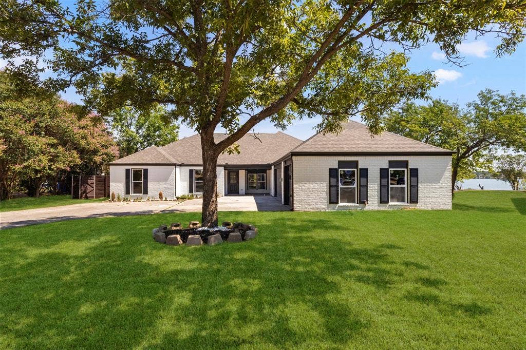 5000 Edgewater Drive, Rowlett, TX 75088 5000 Edgewater Drive, Rowlett, TX 75088