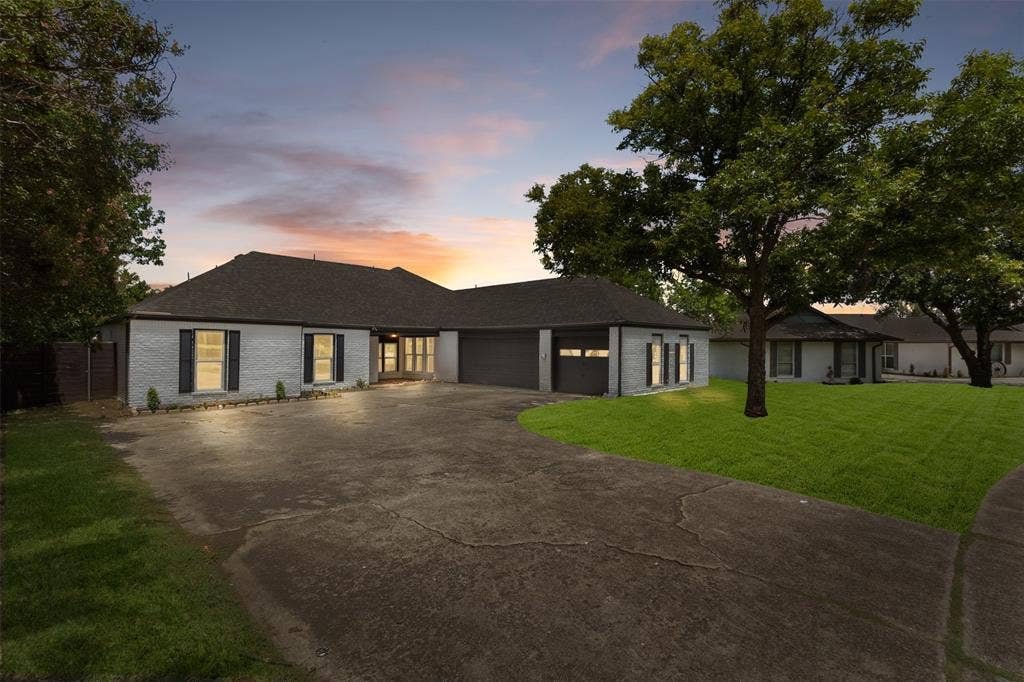 5000 Edgewater Drive, Rowlett, TX 75088 5000 Edgewater Drive, Rowlett, TX 75088