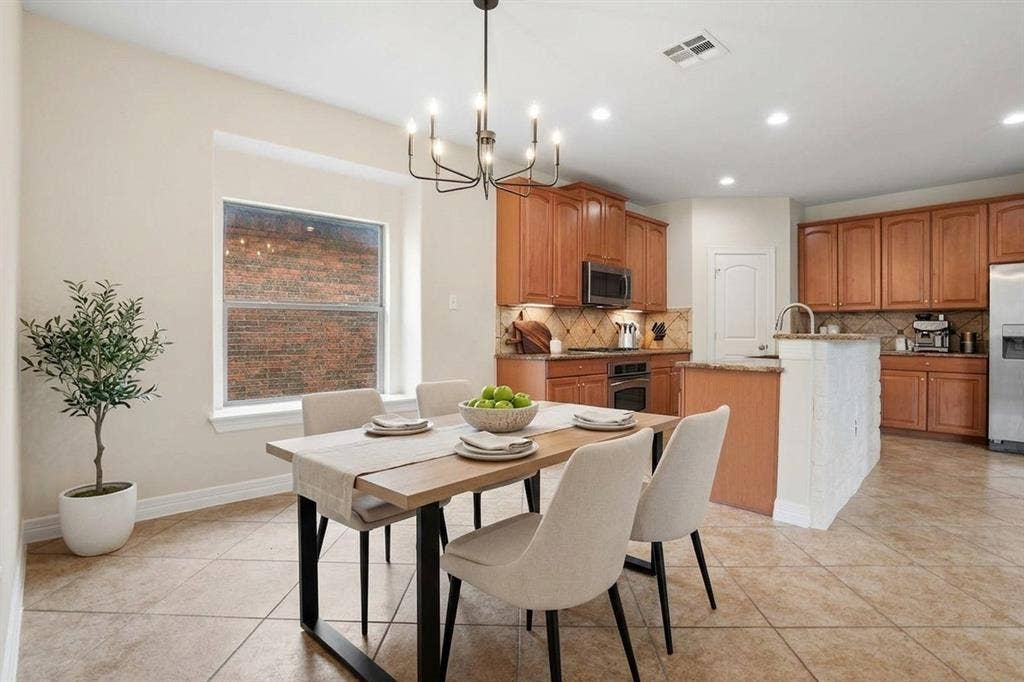 3512 Black Gold Drive, McKinney, TX 75070 Digitally Furnished breakfast area