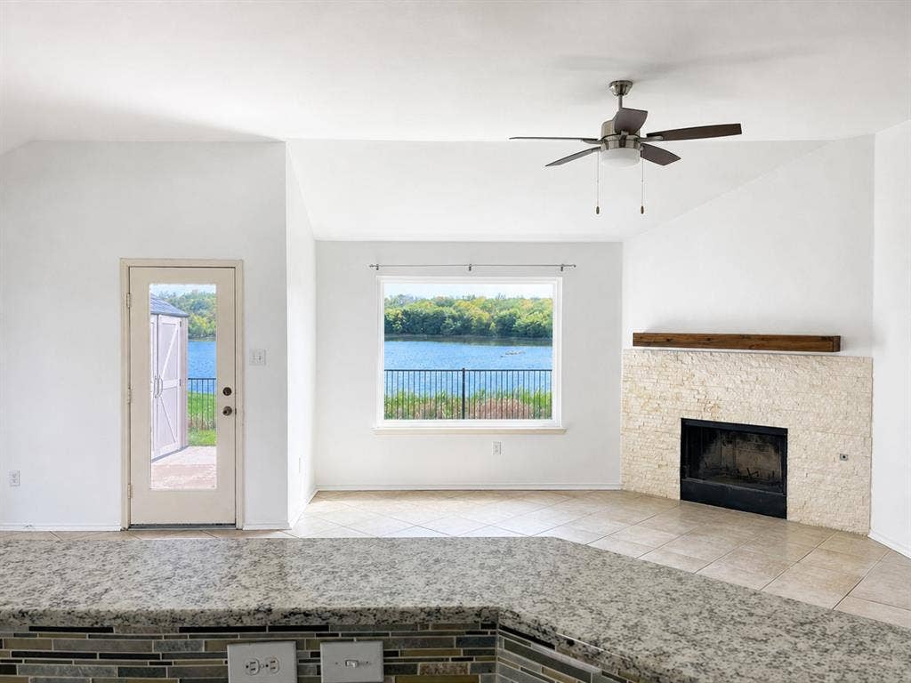 10400 Lake Park Drive, Fort Worth, TX 76053 10400 Lake Park Drive, Fort Worth, TX 76053