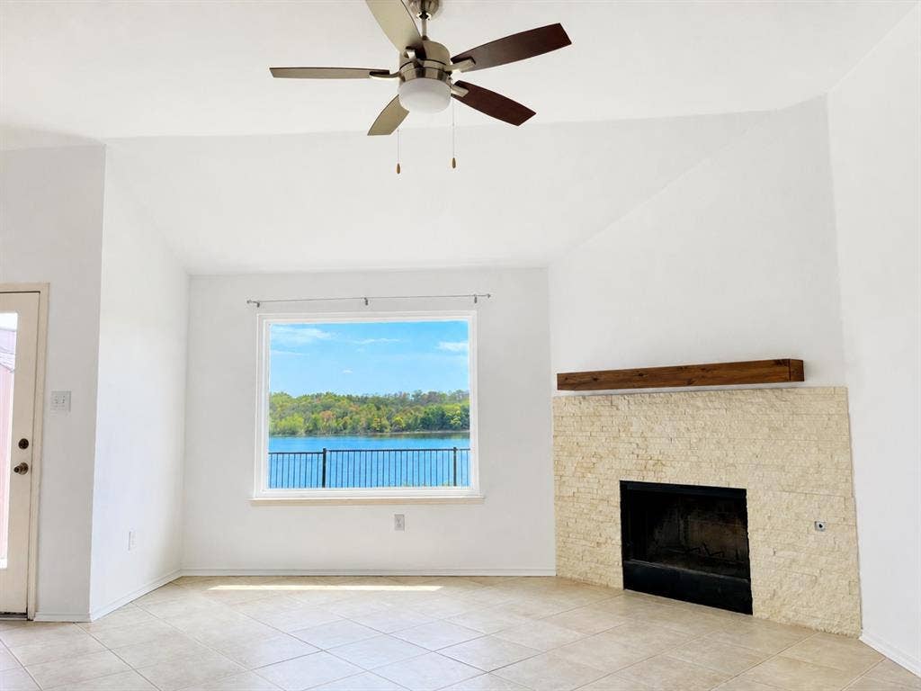 10400 Lake Park Drive, Fort Worth, TX 76053 10400 Lake Park Drive, Fort Worth, TX 76053