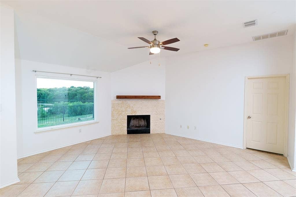 10400 Lake Park Drive, Fort Worth, TX 76053 10400 Lake Park Drive, Fort Worth, TX 76053