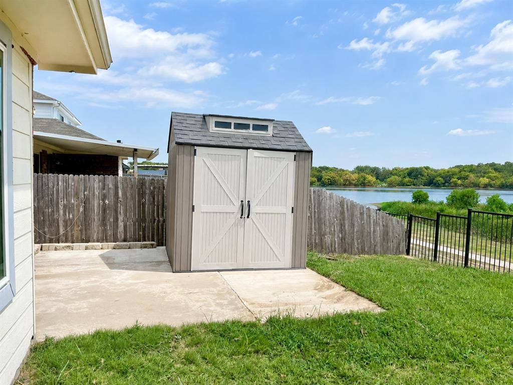 10400 Lake Park Drive, Fort Worth, TX 76053 10400 Lake Park Drive, Fort Worth, TX 76053