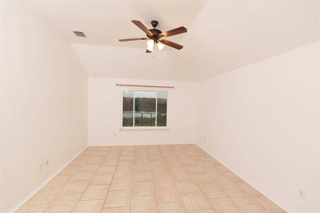 10400 Lake Park Drive, Fort Worth, TX 76053 10400 Lake Park Drive, Fort Worth, TX 76053