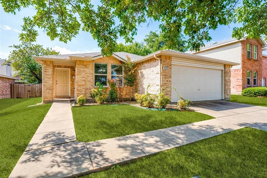 Property photo for 5221 Mountain Pointe Drive, McKinney, TX