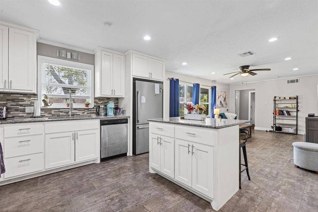 942 Longfellow Street, Waco, TX 76710 942 Longfellow Street, Waco, TX 76710