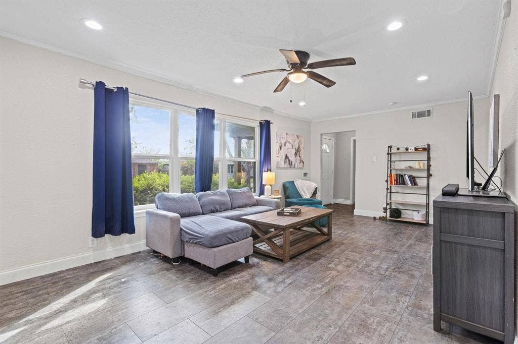 942 Longfellow Street, Waco, TX 76710 942 Longfellow Street, Waco, TX 76710