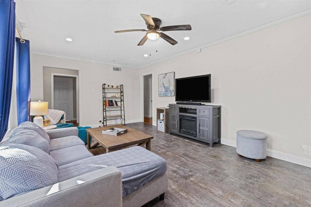942 Longfellow Street, Waco, TX 76710 942 Longfellow Street, Waco, TX 76710