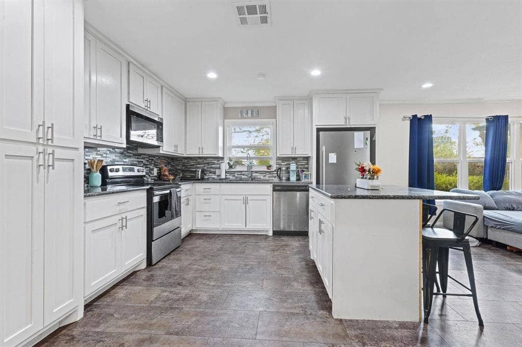 942 Longfellow Street, Waco, TX 76710 942 Longfellow Street, Waco, TX 76710