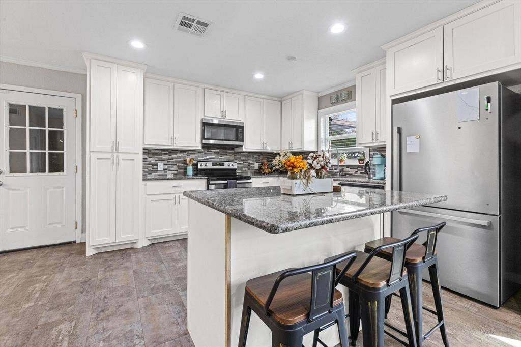 942 Longfellow Street, Waco, TX 76710 942 Longfellow Street, Waco, TX 76710